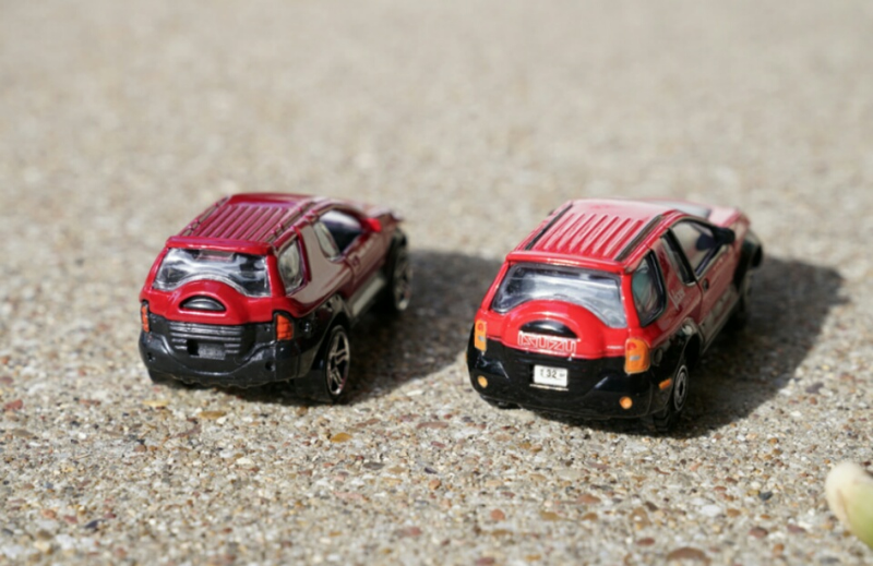 Illustration for article titled RealToy vs Hot Wheels